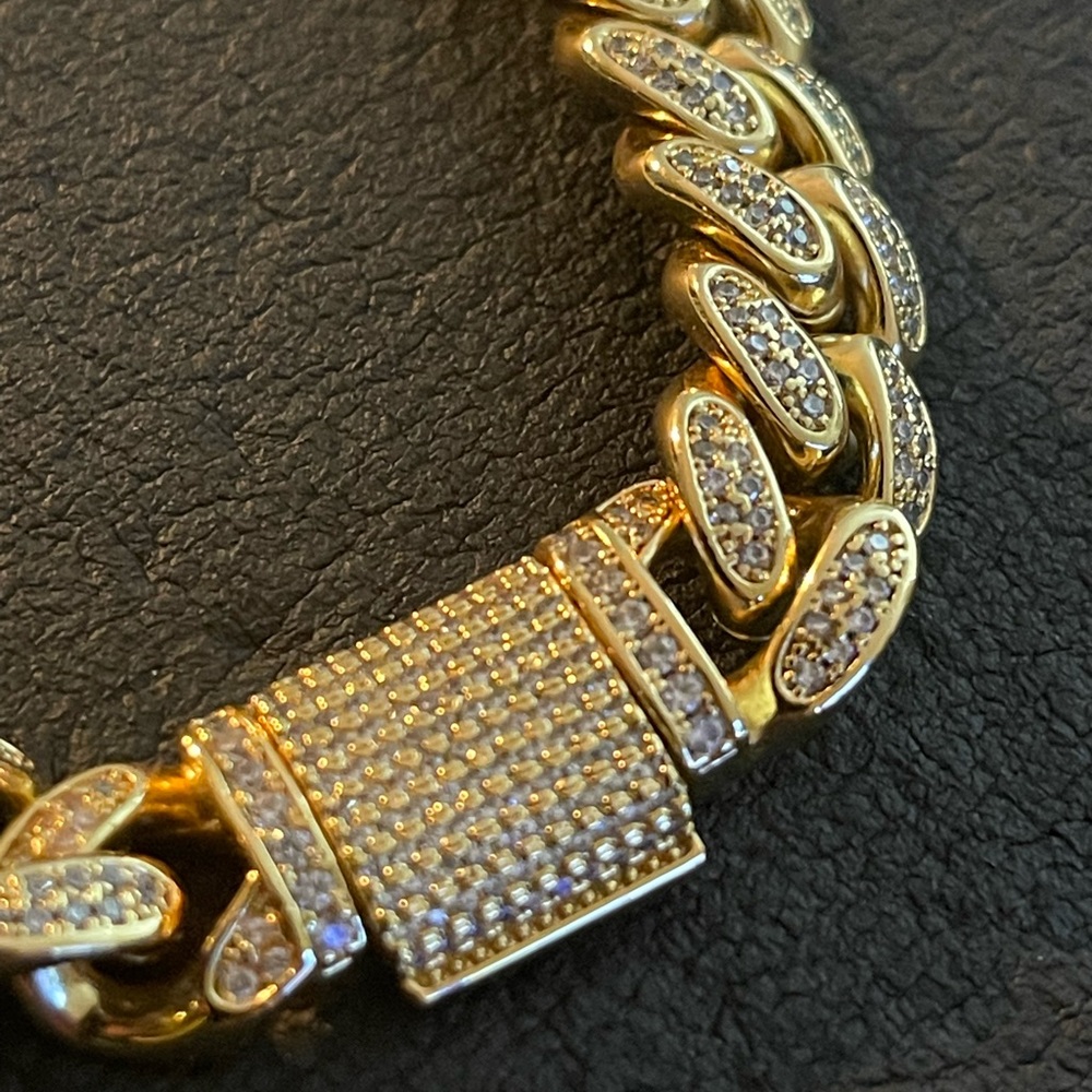 Diamond Cuban Chain 18k Gold plated 🔥
